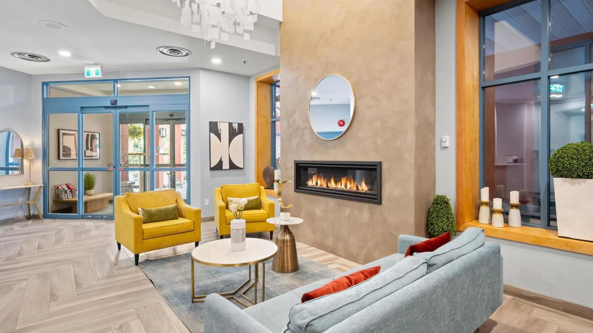Alpenglow Lodge Family Studio With Murphy Bed By Mva Whistler