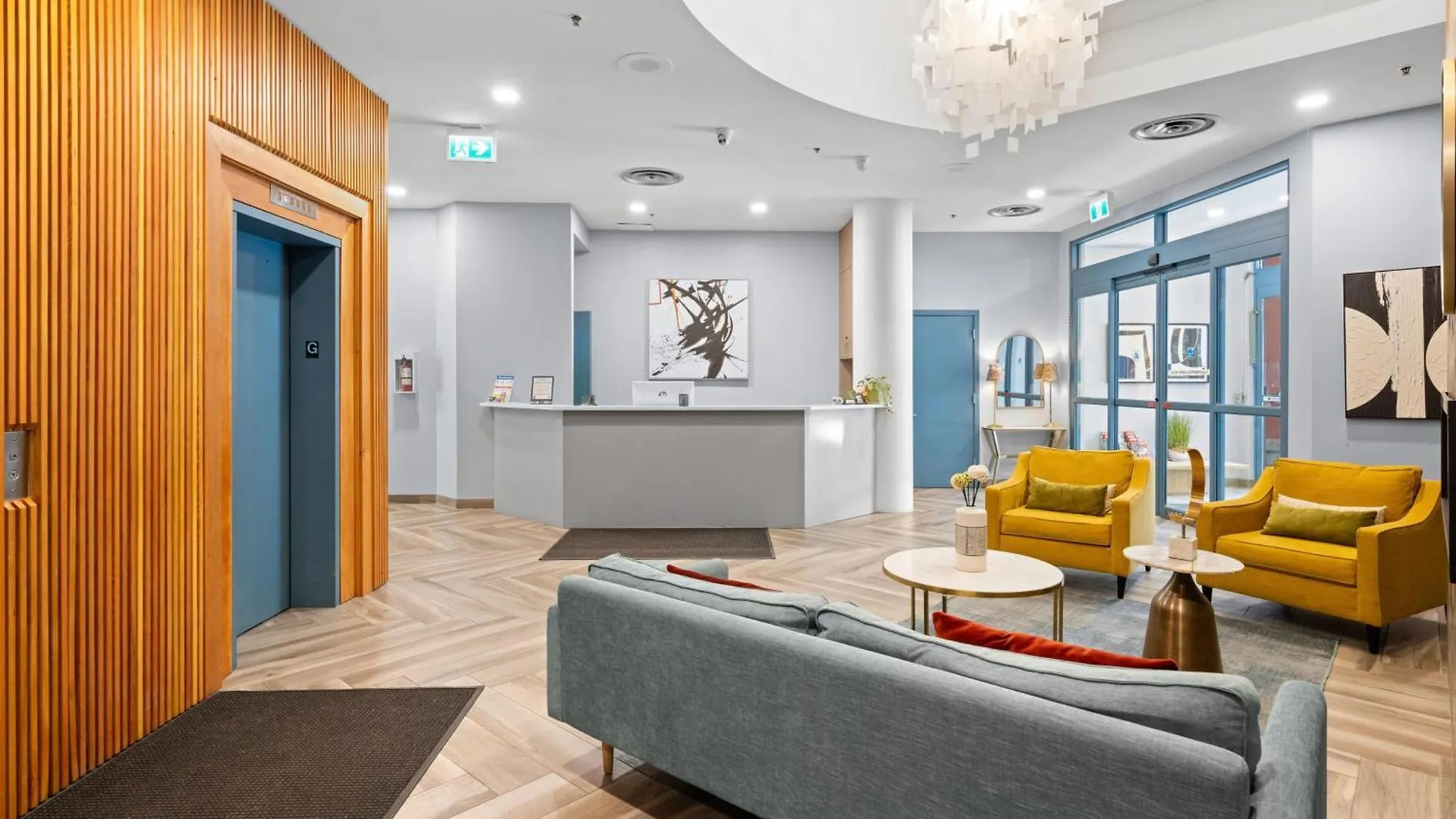 Apartment Alpenglow Lodge Family Studio With Murphy Bed By Mva Whistler