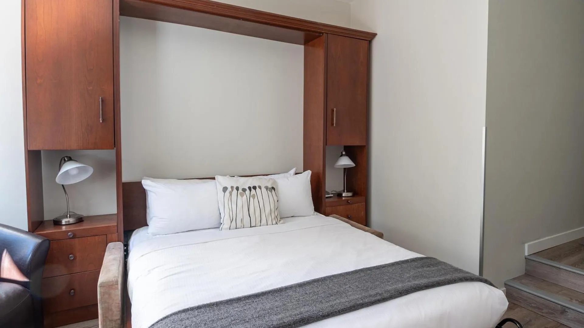 Alpenglow Lodge Family Studio With Murphy Bed By Mva Whistler